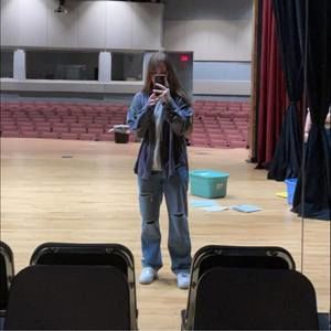 Meet your Posher, Jeannette